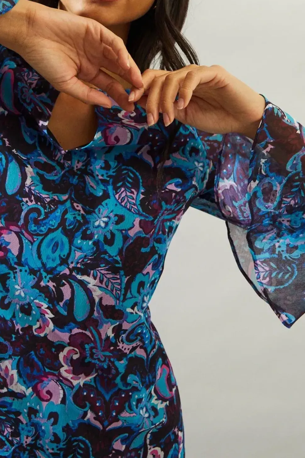 Abstract Border Keyhole Detail Shift Dress