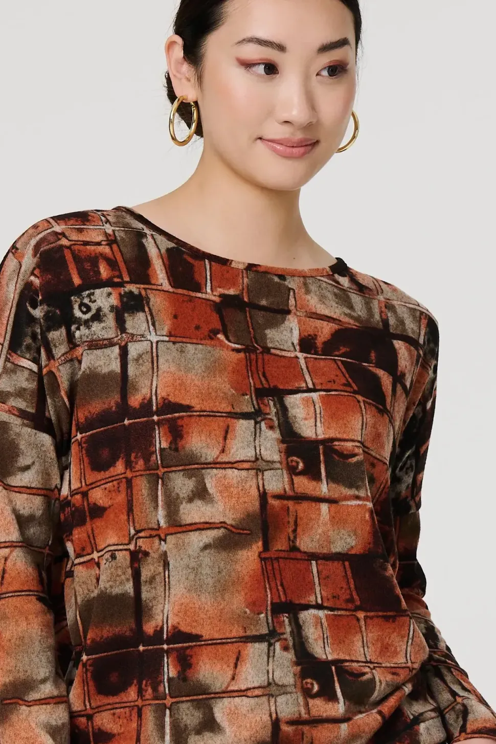 Abstract Long Sleeve Scoop Neck Top