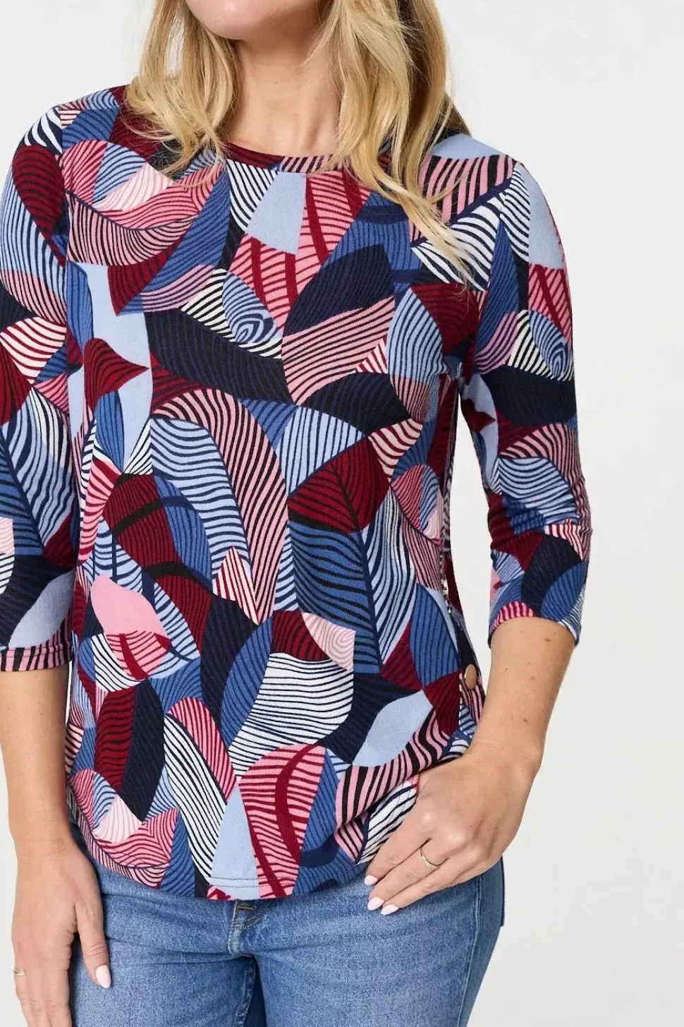 Abstract Print 3/4 Sleeve Curve Hem Top