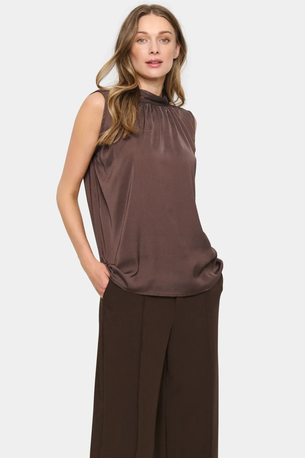 AileenSZ Sleeveless Blouse With Pleats-