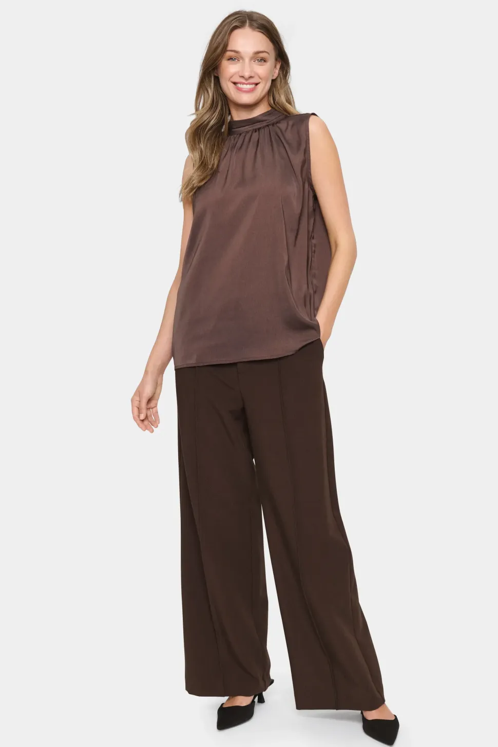 AileenSZ Sleeveless Blouse With Pleats-