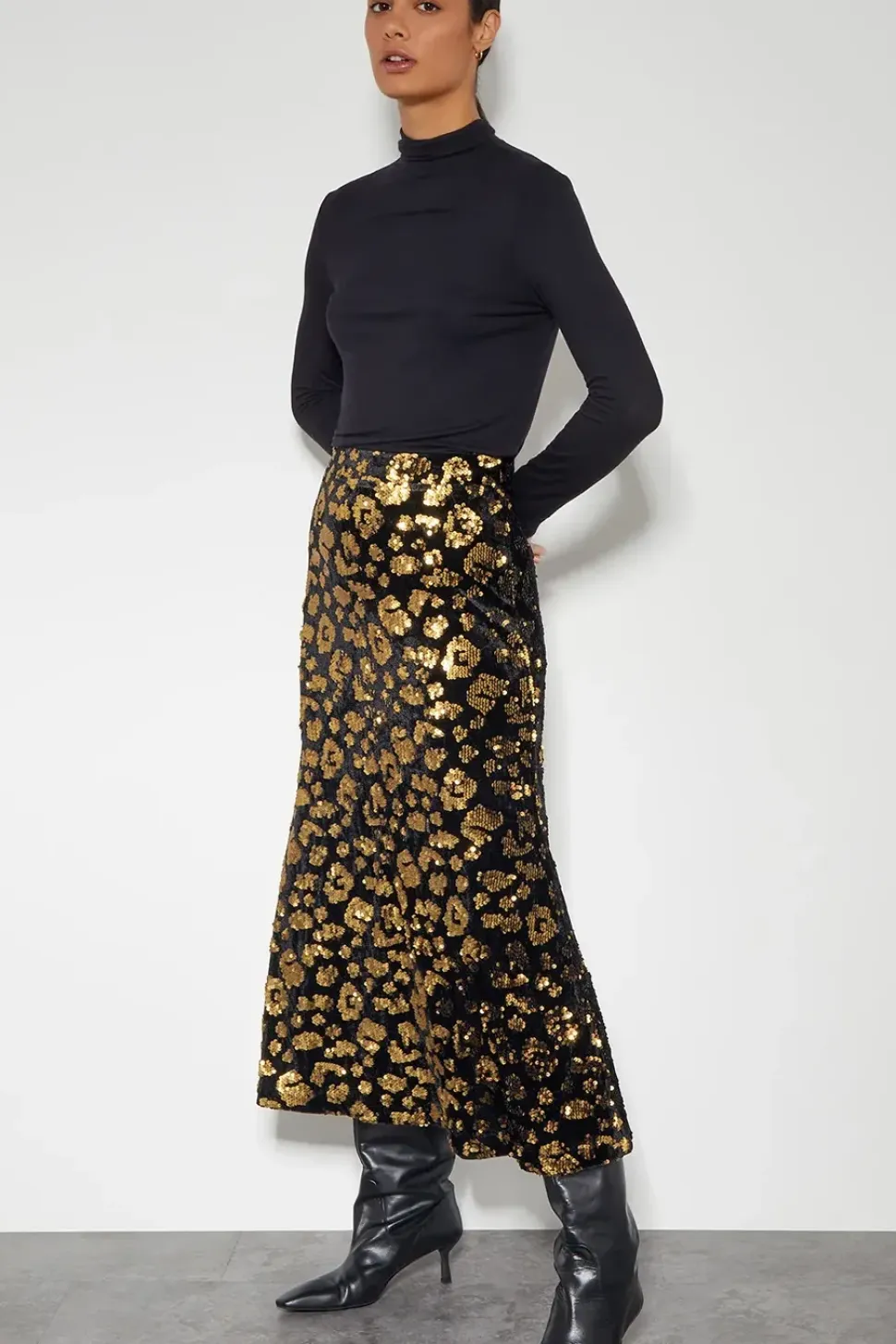 Arwen Sequin Leopard Velvet Midi Skirt Black