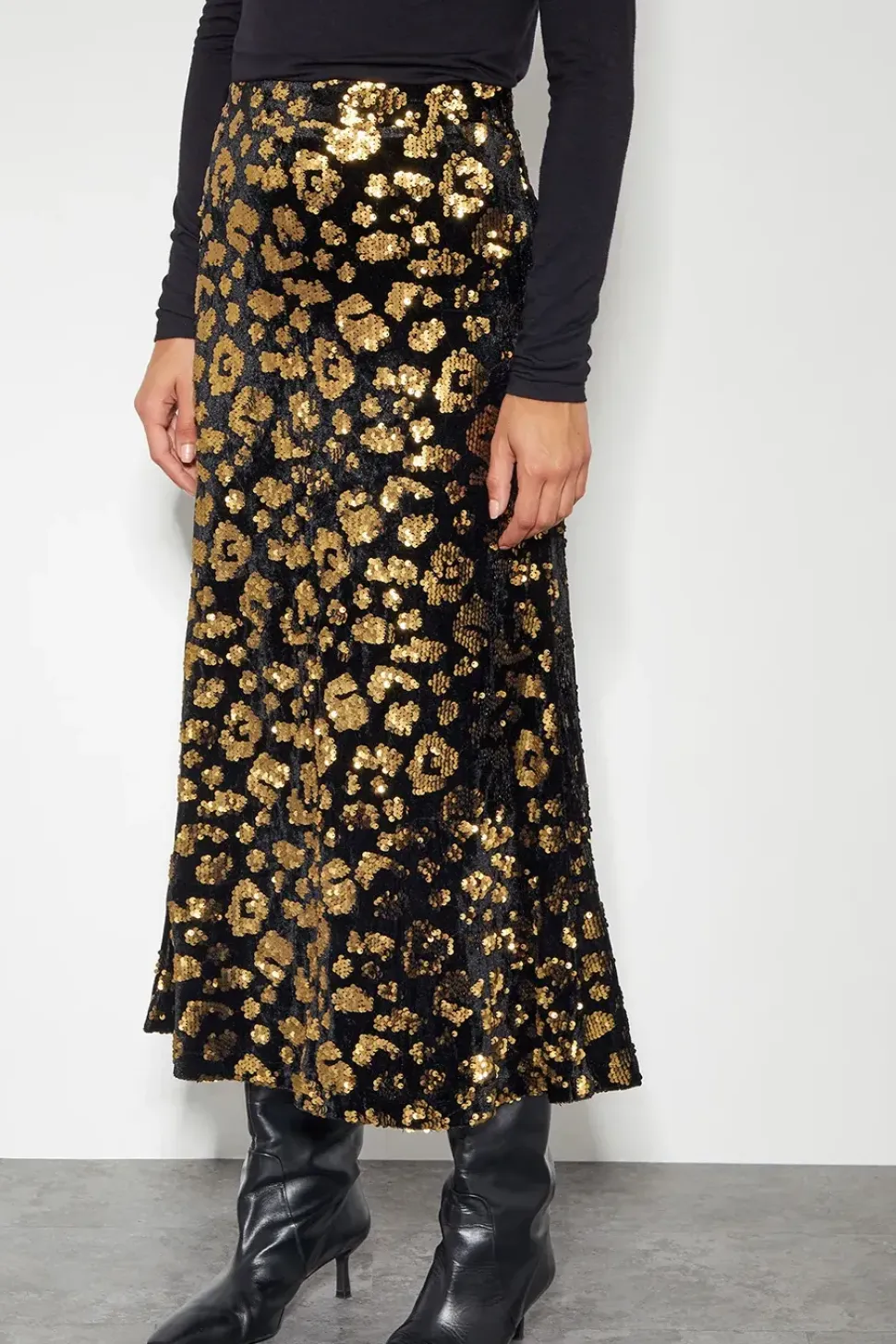 Arwen Sequin Leopard Velvet Midi Skirt Black