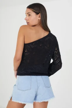 Asymmetric Off the Shoulder Jumper