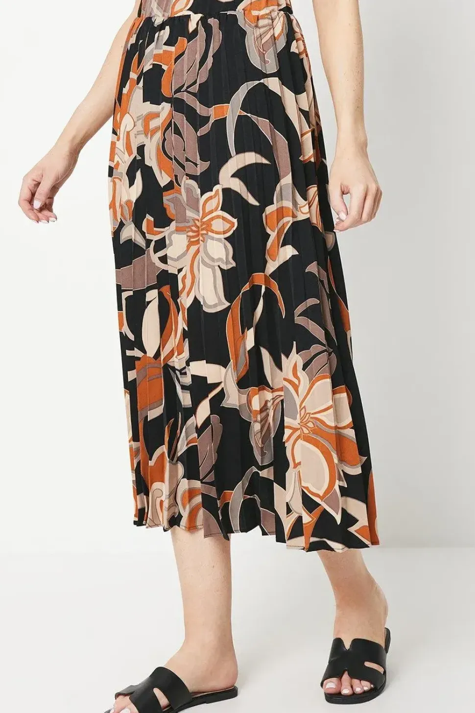 Black Abstract Print Pleated Skirt
