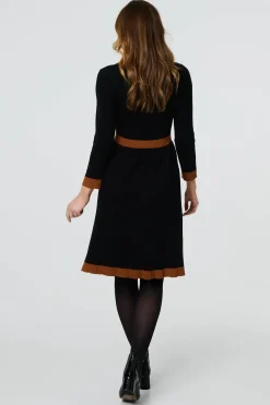 Border Print Pleated Knit Knee Length Dress
