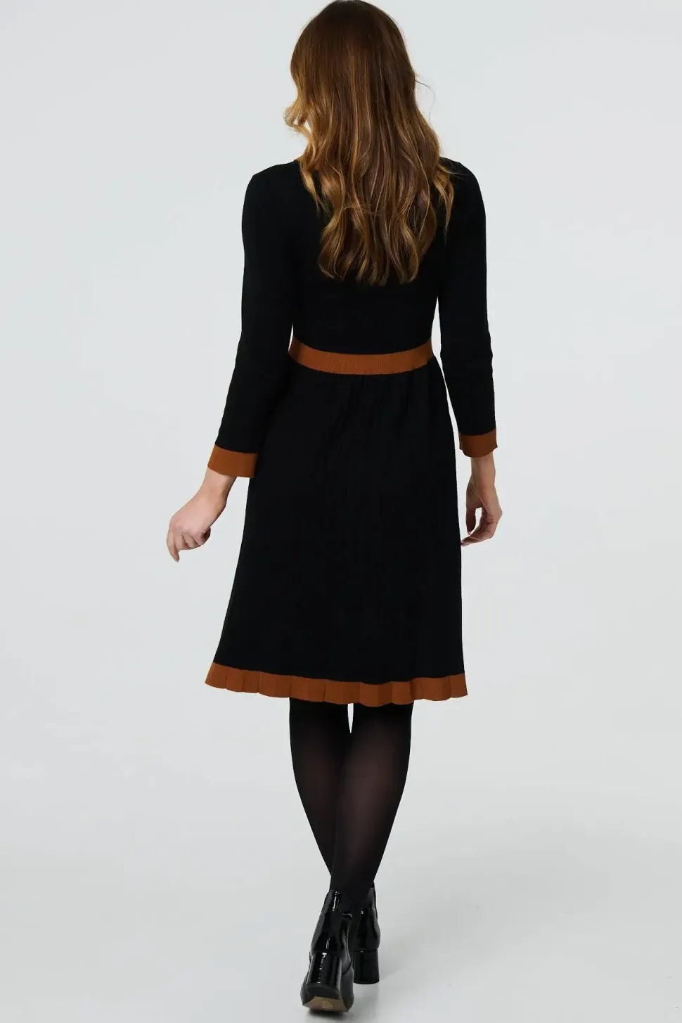 Border Print Pleated Knit Knee Length Dress