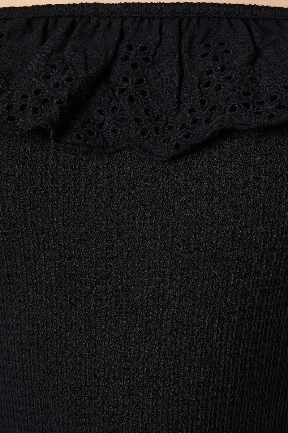 Broderie Frill Square Neck Vest