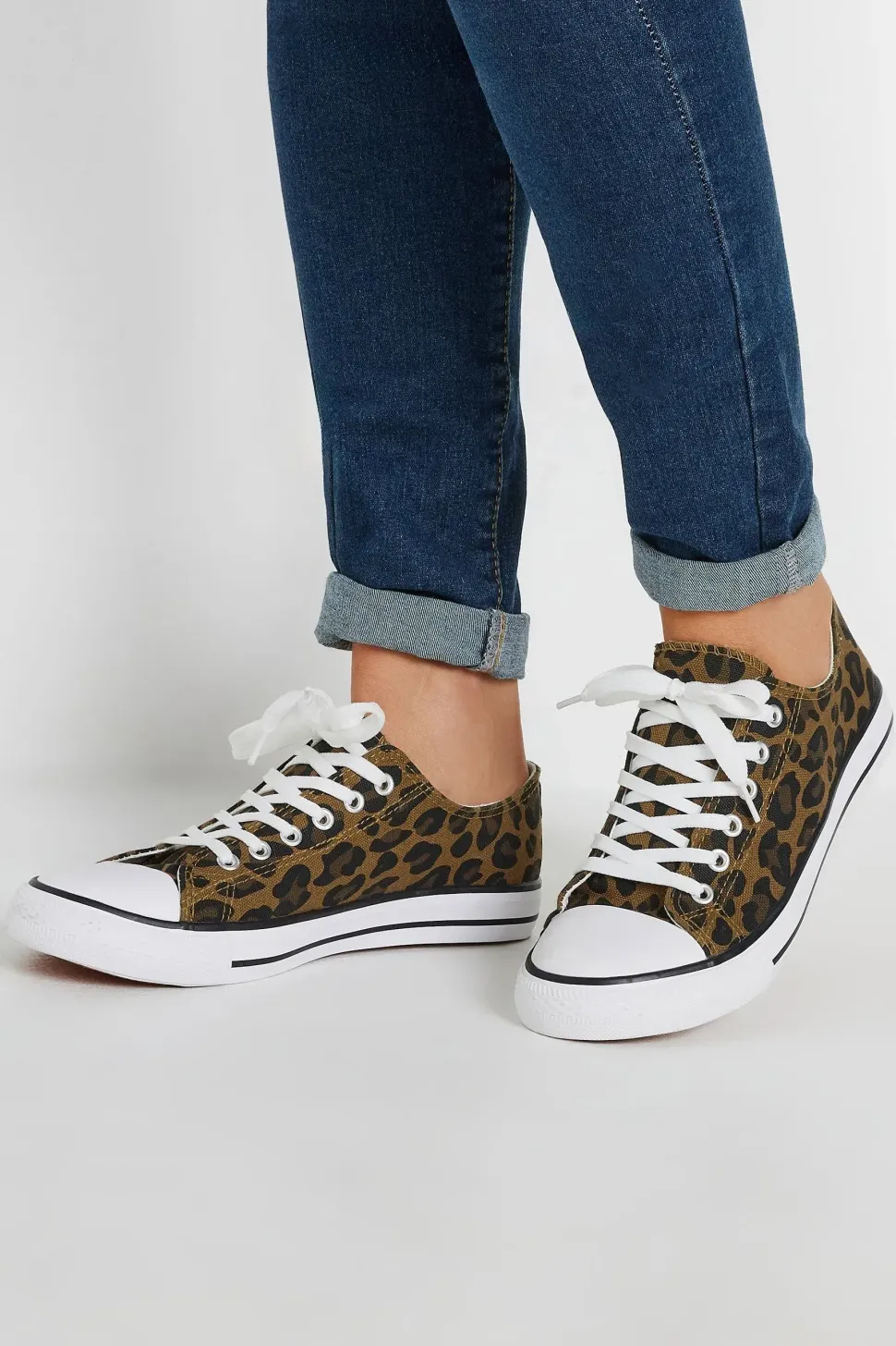 Canvas Low Trainers