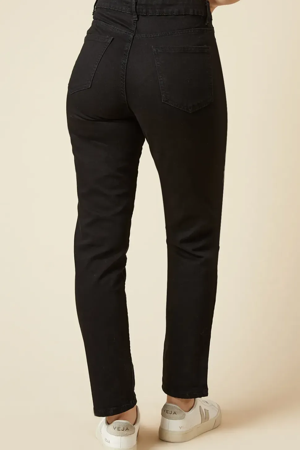 Comfort Stretch Slim Mom Jean