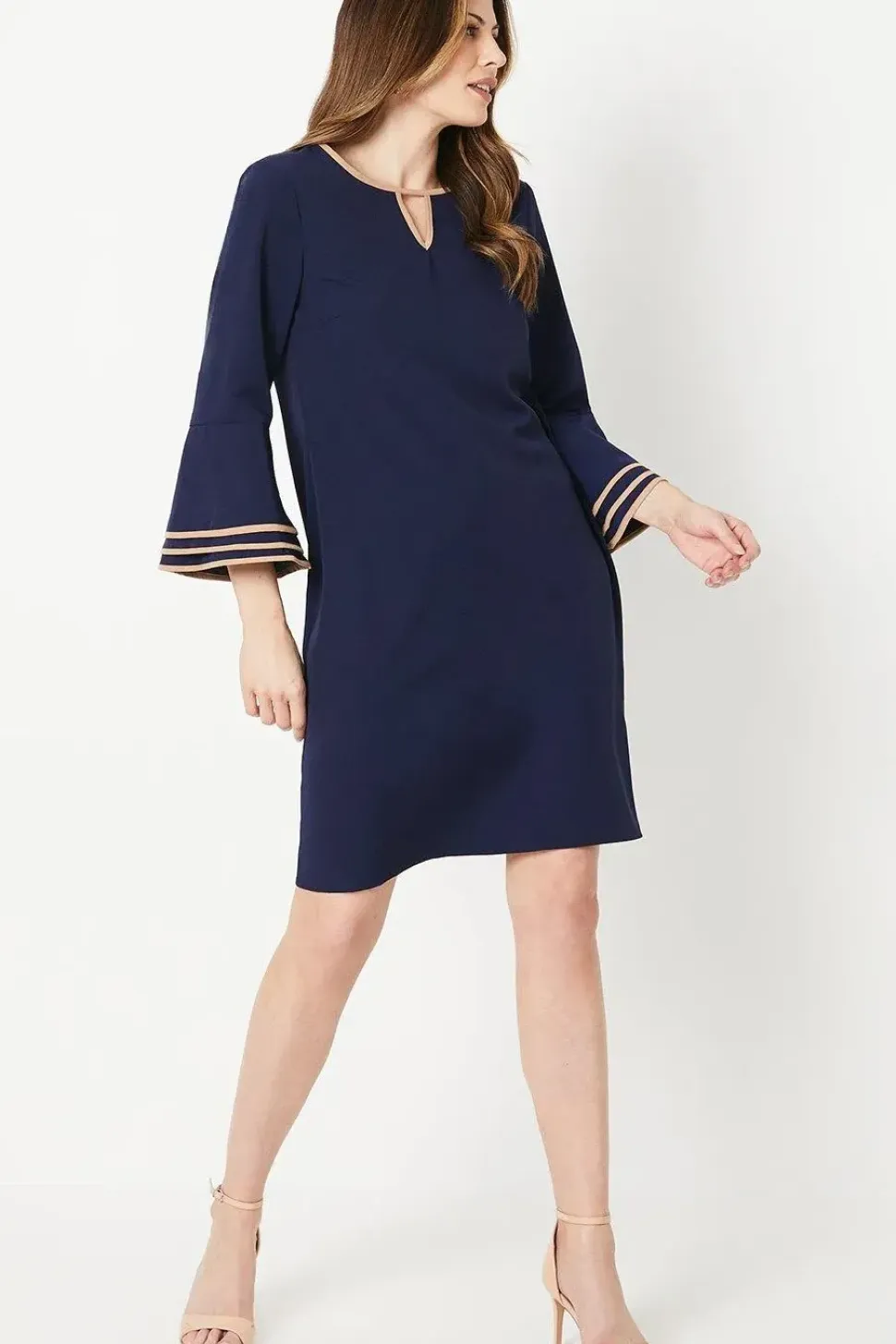 Contrast Detail Keyhole Shift Dress