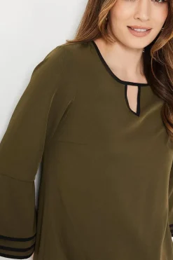 Contrast Detail Keyhole Shift Dress