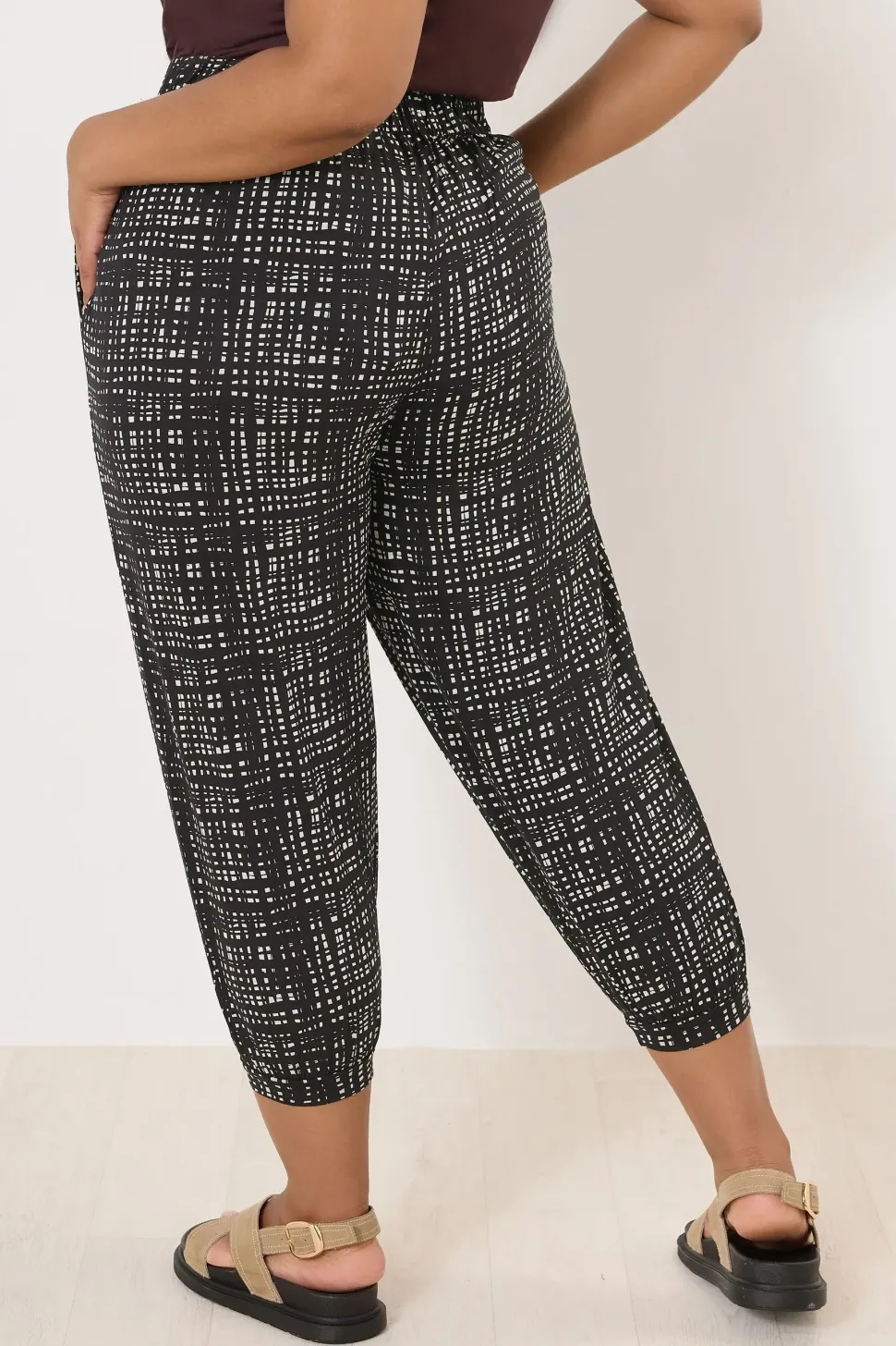 Cropped Stripe Print Harem Joggers