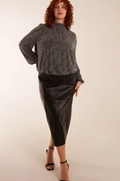 Curve Puffball High Neck Top