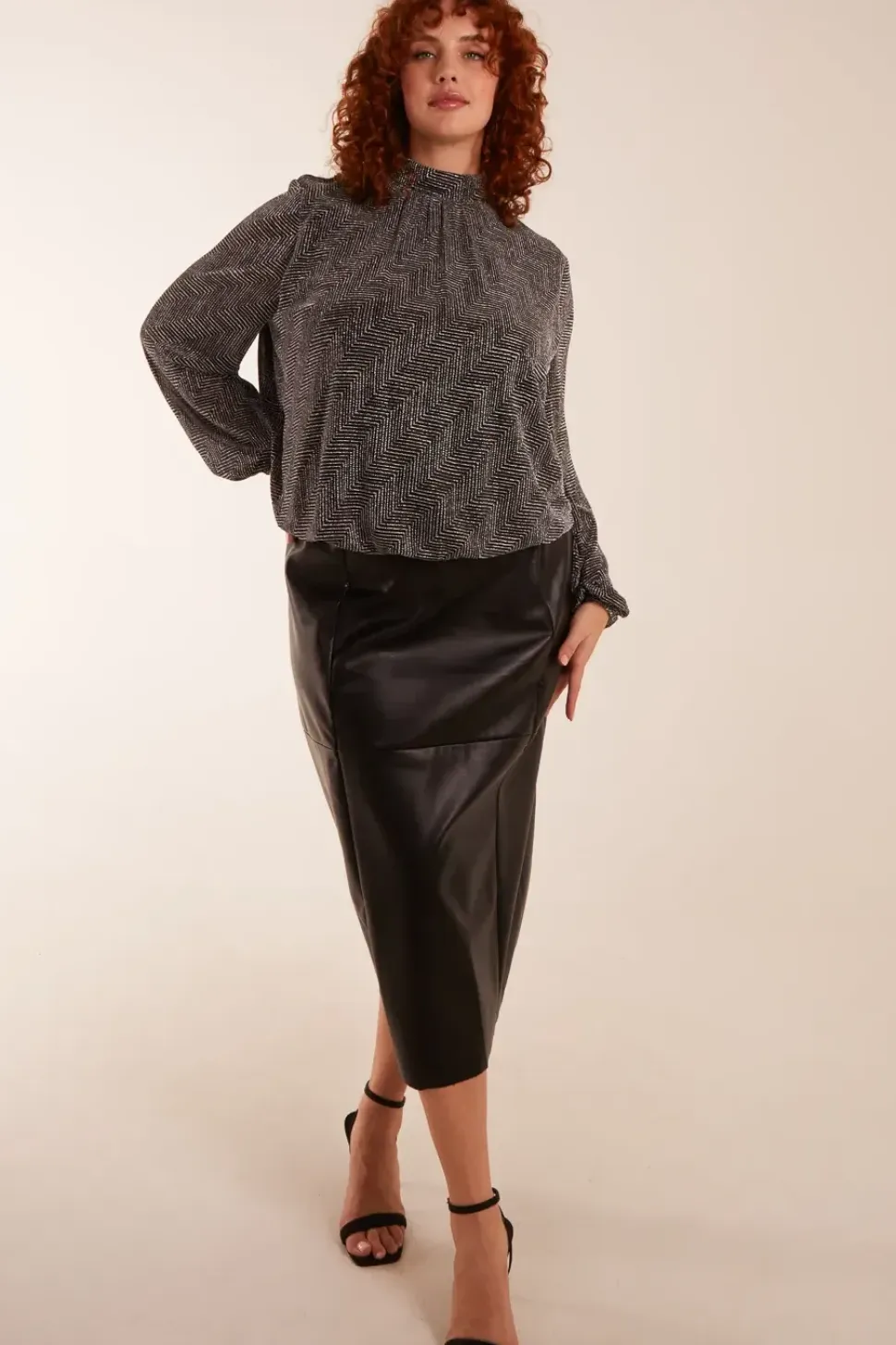 Curve Puffball High Neck Top