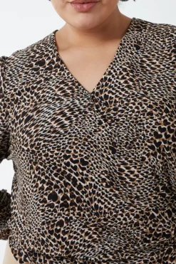 Curve Wrap Front Deep Hem Band Top