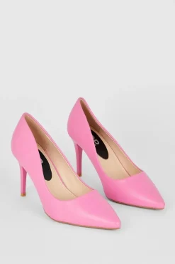 Dashing Court Shoes