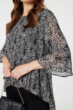 Ditsy Floral Flare Sleeve Curve Hem Blouse