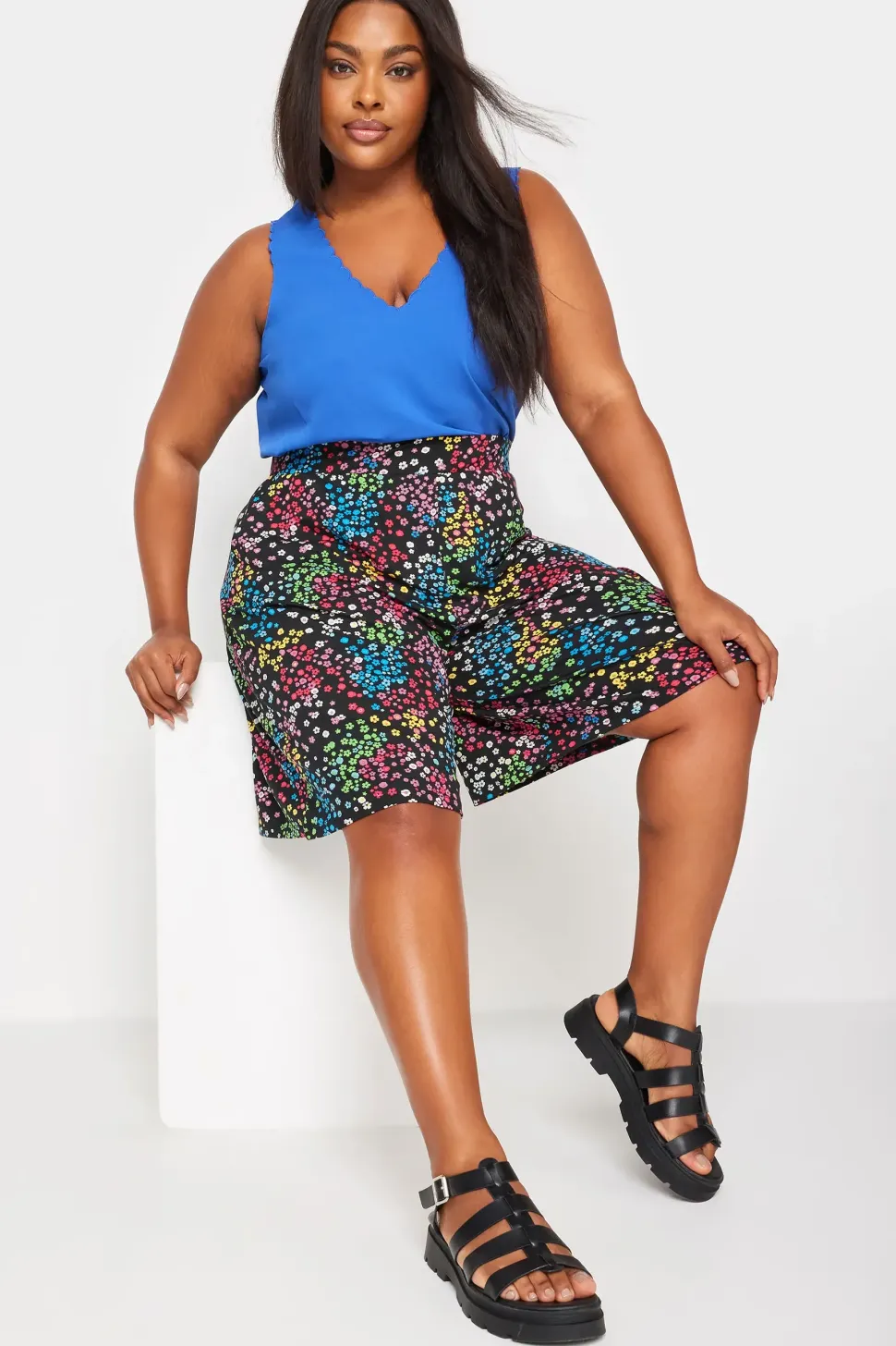 Ditsy Floral Print Jersey Shorts