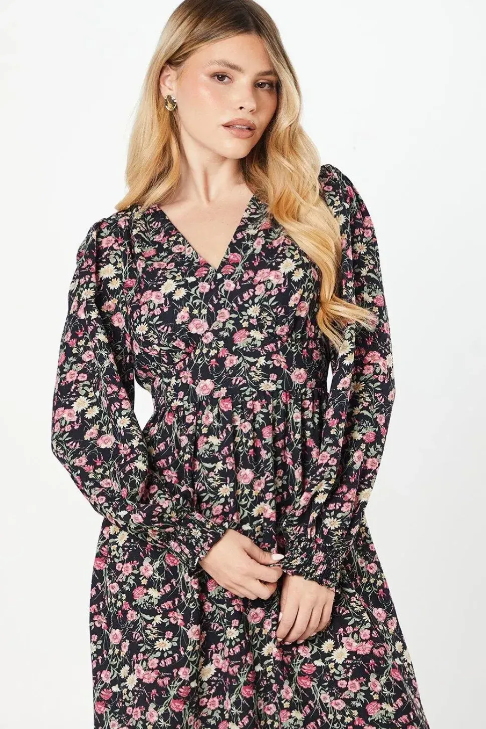 Ditsy Floral V Neck Shirred Cuff Midi Dress
