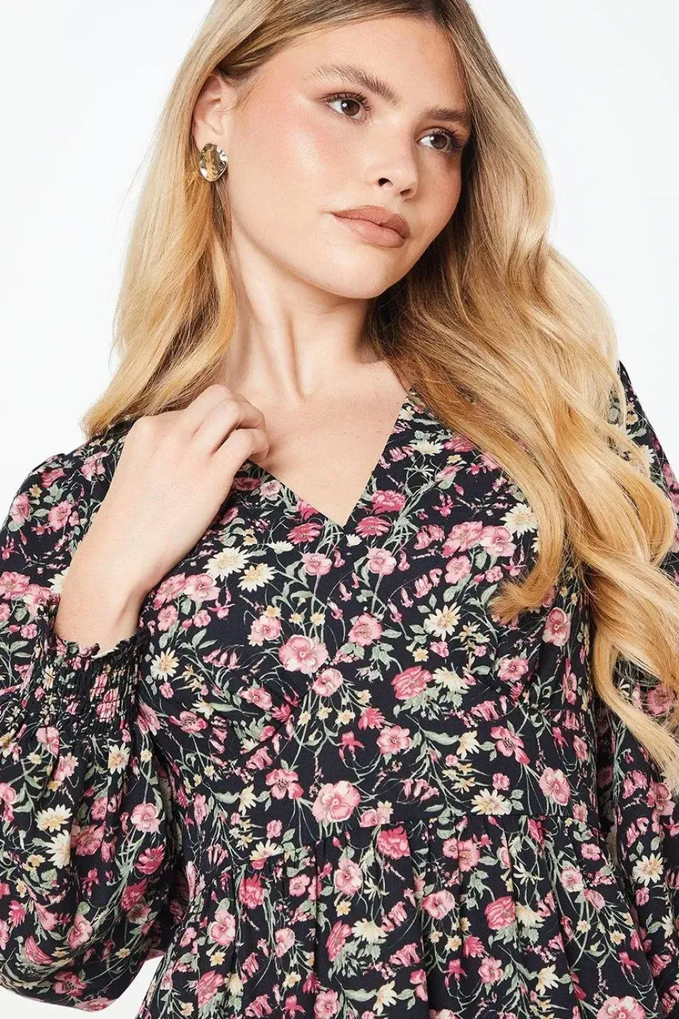Ditsy Floral V Neck Shirred Cuff Midi Dress