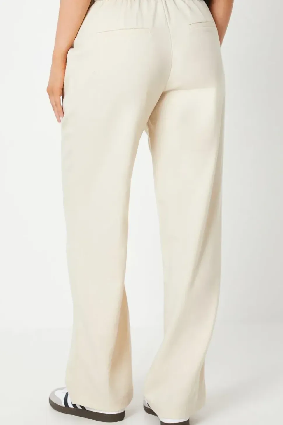 Drapey Wide Leg Relaxed Trouser