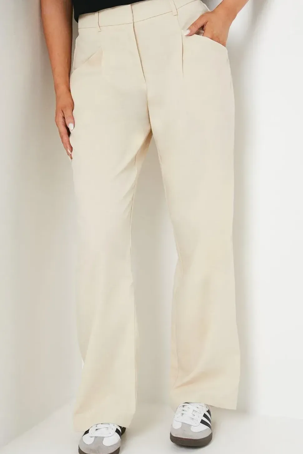 Drapey Wide Leg Relaxed Trouser