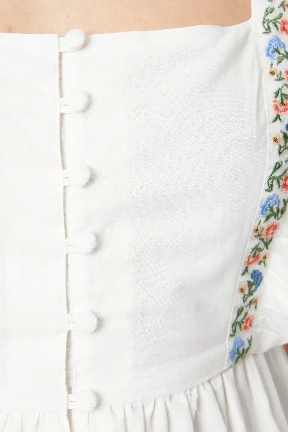 Embroidered Sleeveless Blouse