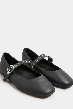 Extra Wide Fit Buckle Detail Shoes