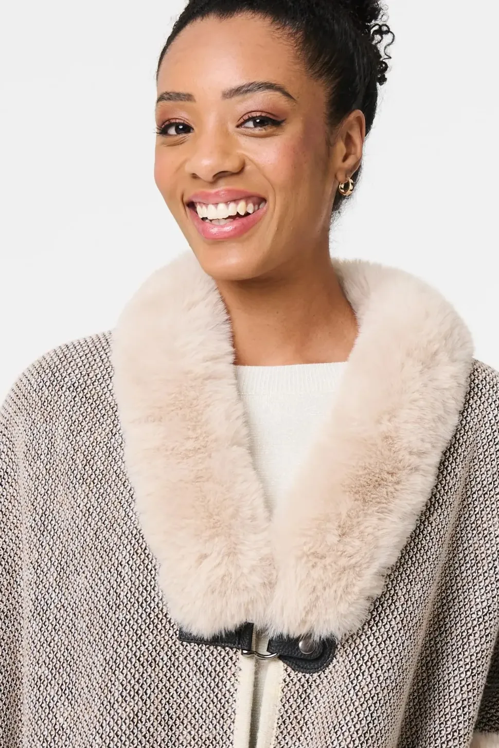 Faux Fur Trim 1/2 Sleeve Buckled Poncho