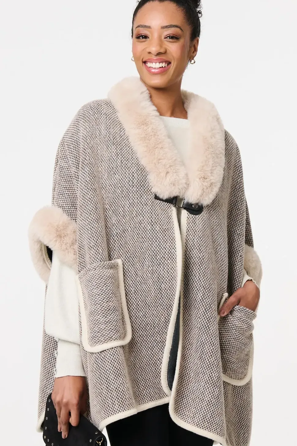 Faux Fur Trim 1/2 Sleeve Buckled Poncho