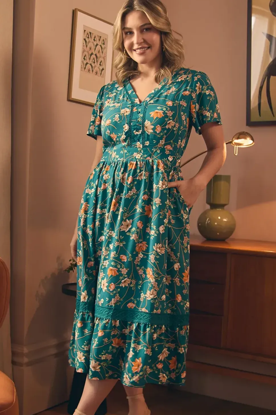 Floral Lace Trim Short Sleeve Midi Dress