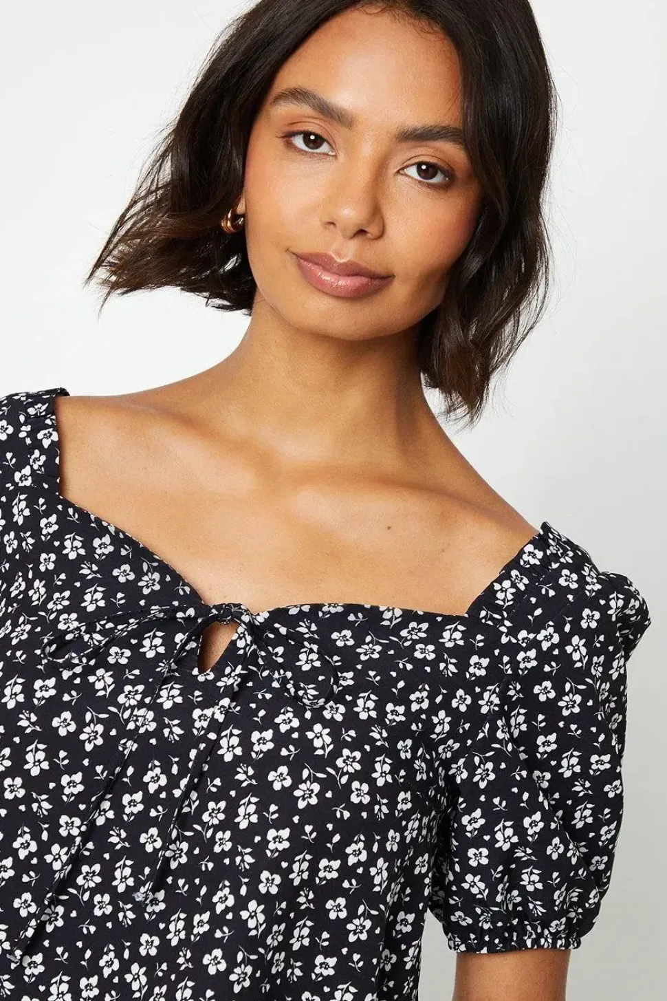 Floral Print Sweetheart Tie Front Blouse