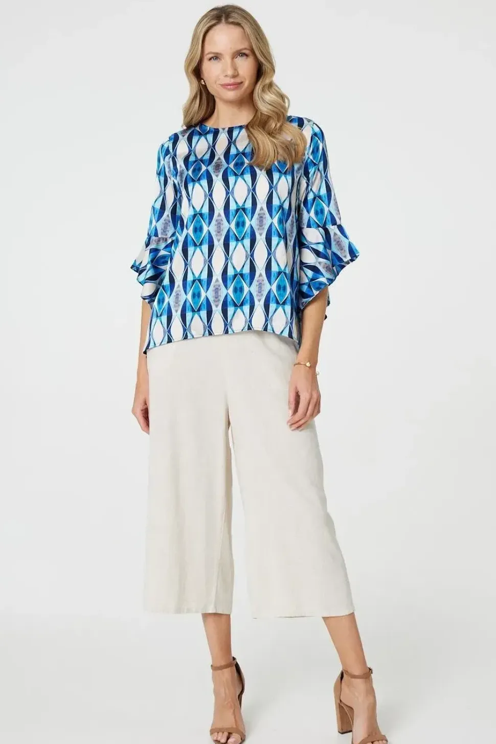 Geo Print 3/4 Flute Sleeve Curve Hem Blouse