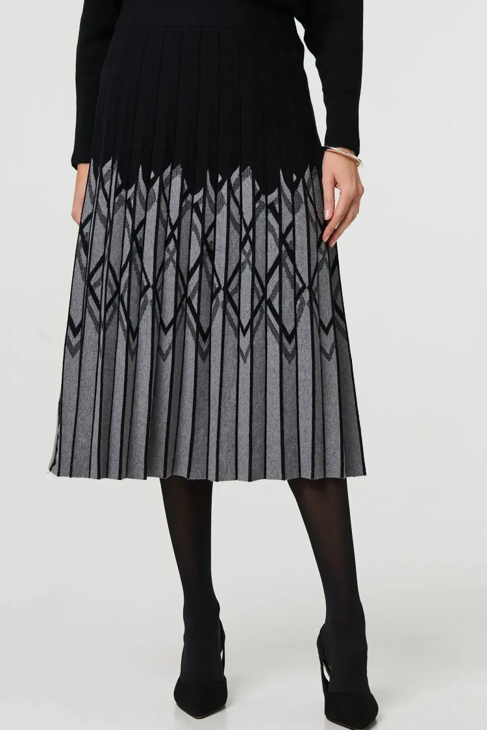 Geo Print Pleated Knit Midi Skirt