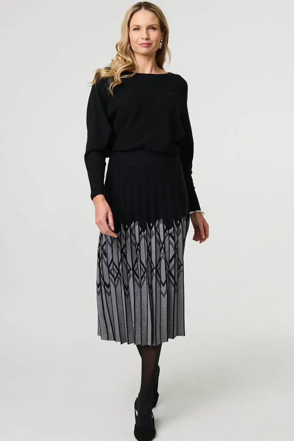 Geo Print Pleated Knit Midi Skirt