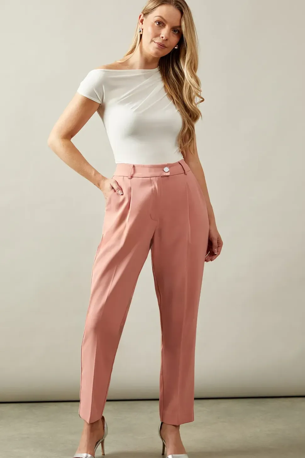 Horn Button Tapered Trousers
