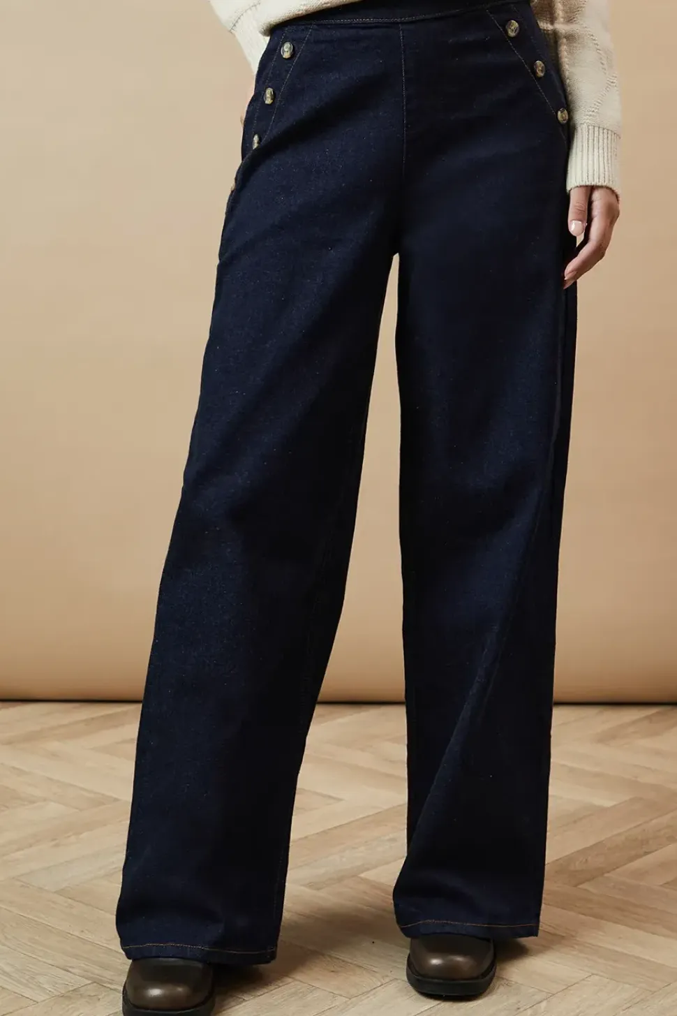 Horn Button Wide Leg Jean