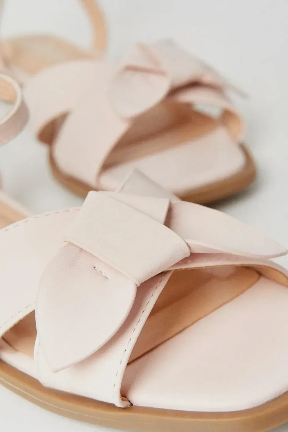 Izzie Bow Detail Flat Sandals