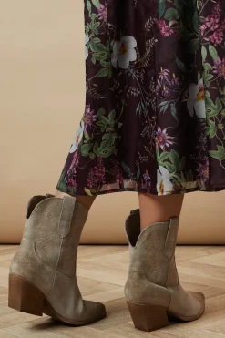 Jedda Leather Stitch Detail Western Ankle Boots