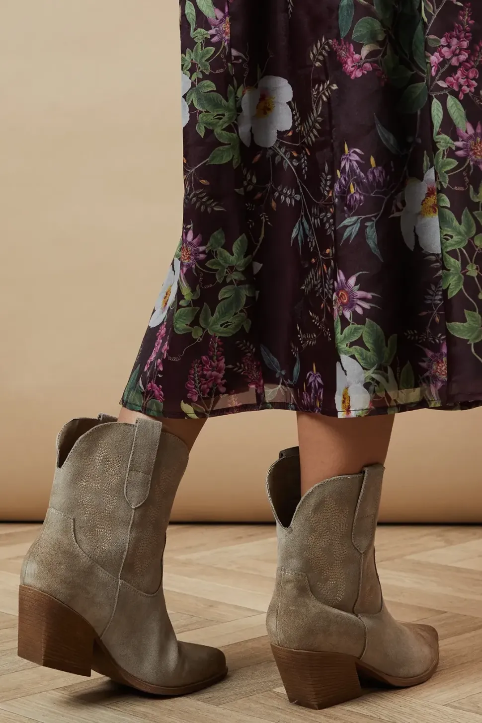 Jedda Leather Stitch Detail Western Ankle Boots
