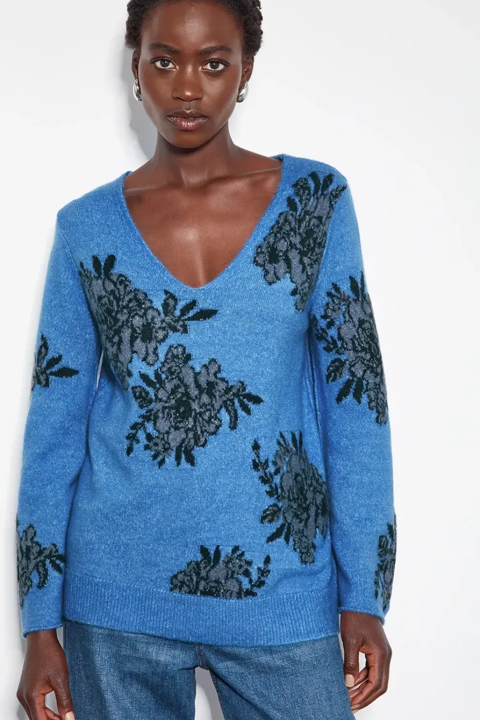 Jess V-Neck Floral Jacquard Jumper Blue