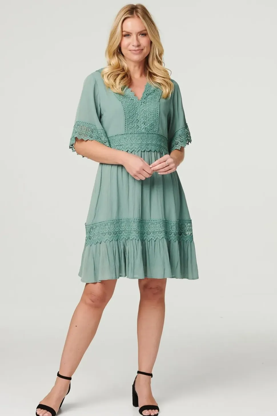 Lace Detail 1/2 Sleeve Short Dress
