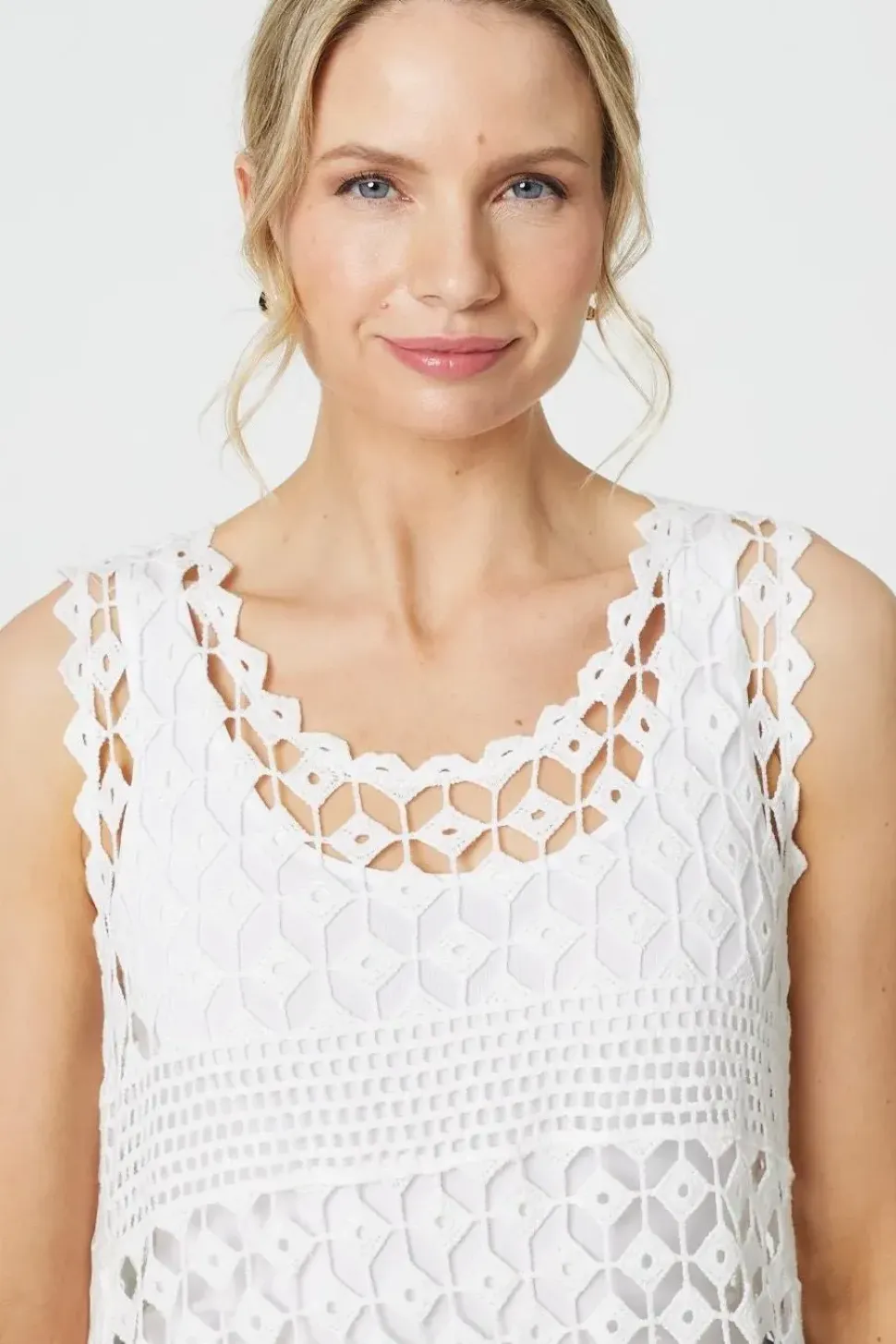 Lace Sleeveless High Low Top