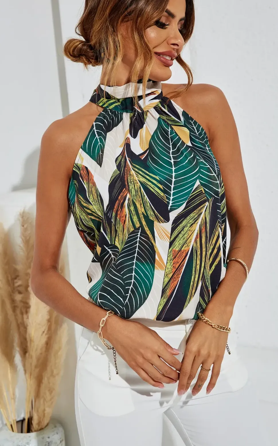 Leaf Print Halter Neck Tie Back Top In Green