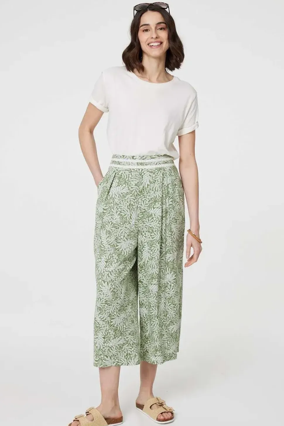 Leaf Print Pleat-Front Wide Leg Culottes
