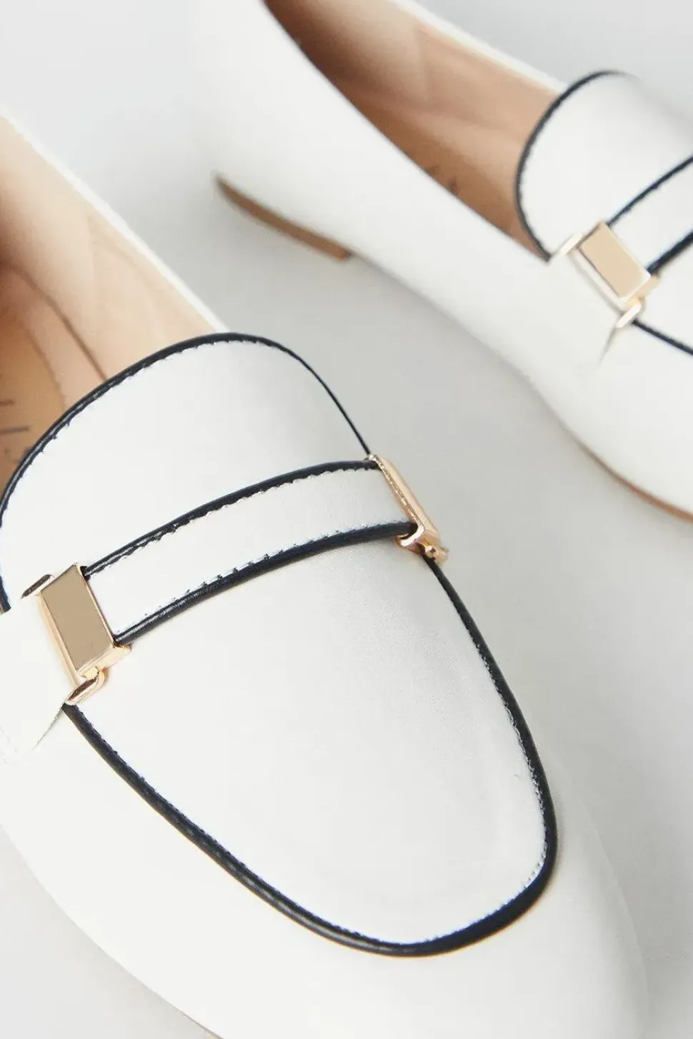 Lettie Contrast Piping Snaffle Loafers