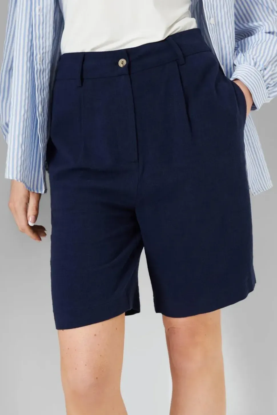 Linen Tailored Shorts
