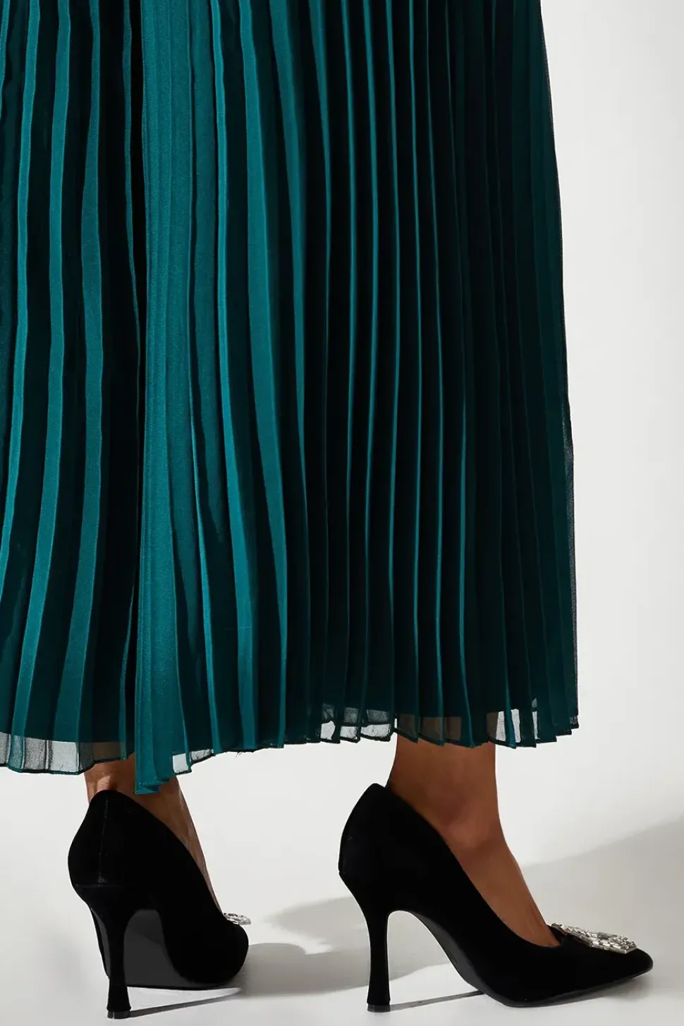 Livvy Velvet Brooch Detail High Heel Court Shoe