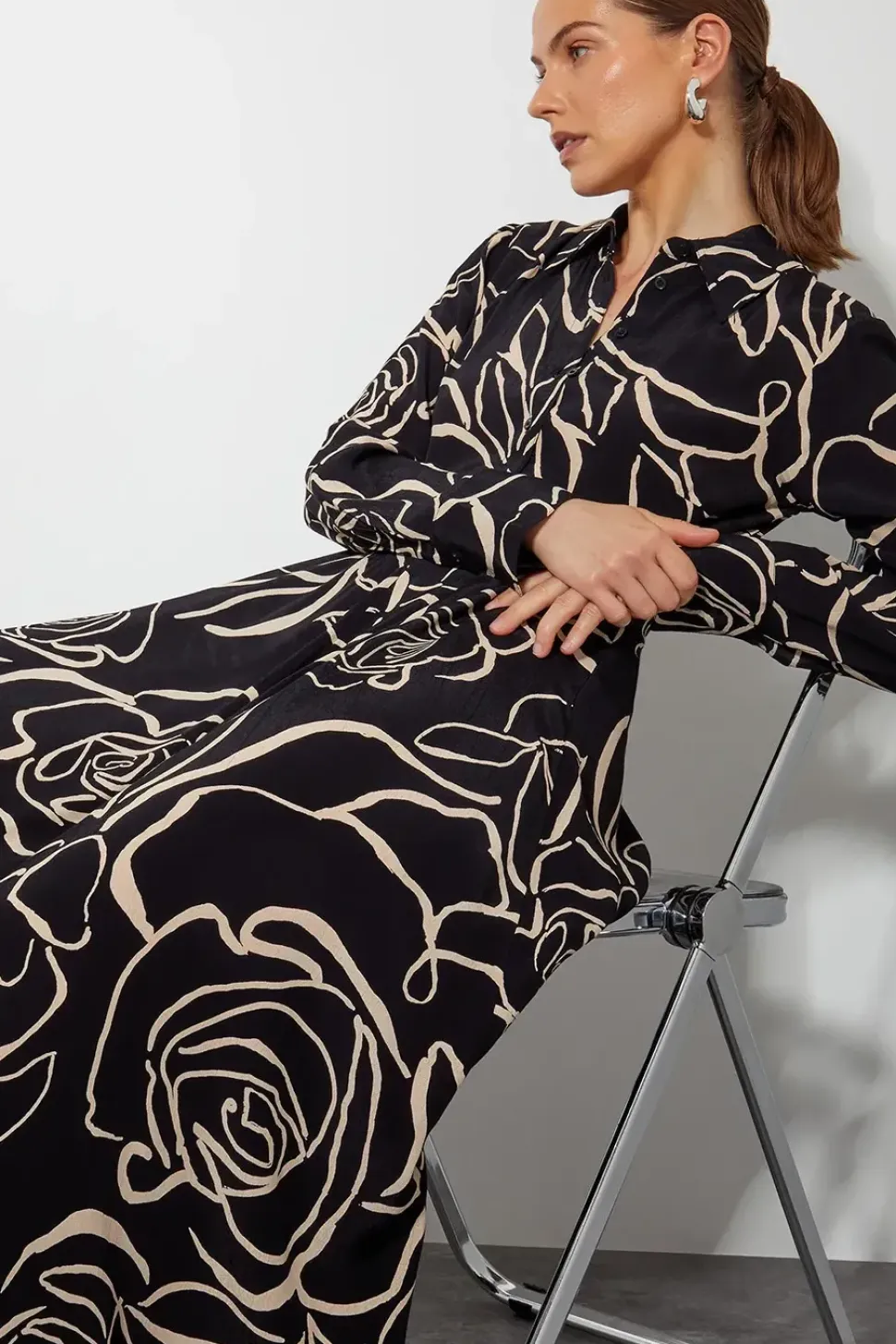 Mary Monochrome Floral Midi Shirt Dress Black